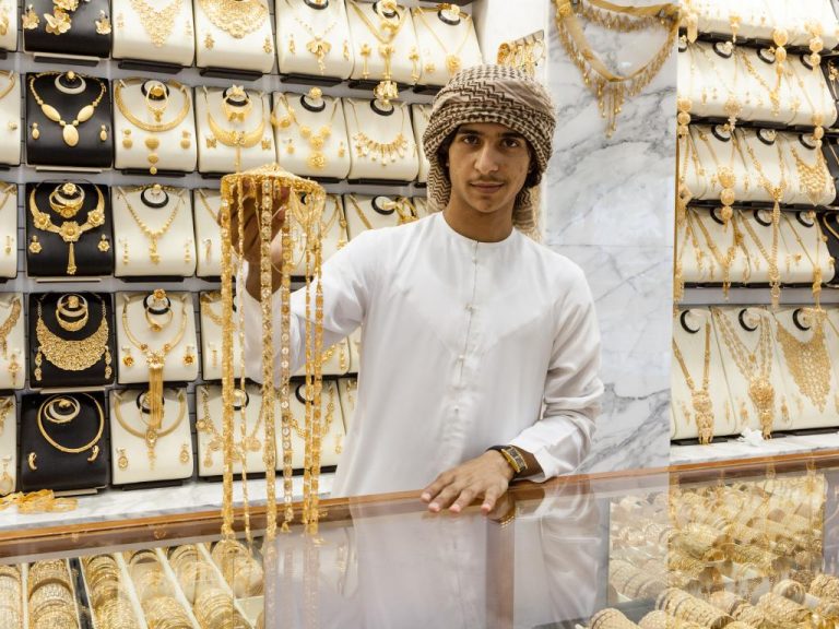 Dubai trung tâm giao thương vàng và kim loại quý của thế giới